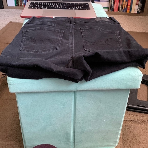 American Eagle Next level Stretch Sz 4 short - Picture 2 of 9